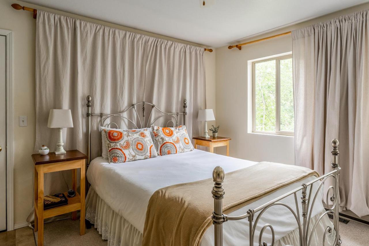 Hotel Yenne Point Studio Bigfork Exteriér fotografie